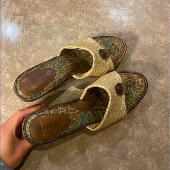 Born sandals - Picture 2 of 3